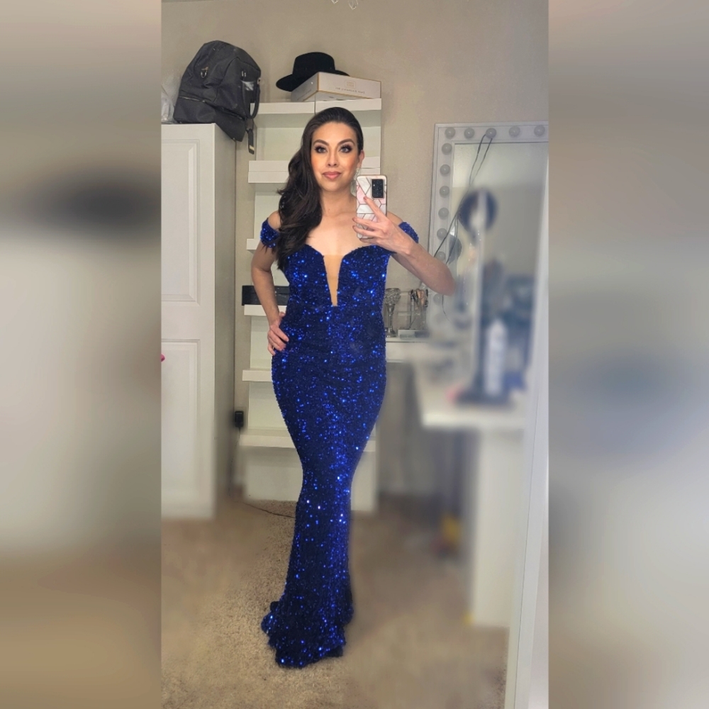 Off shoulder mermaid formal gown